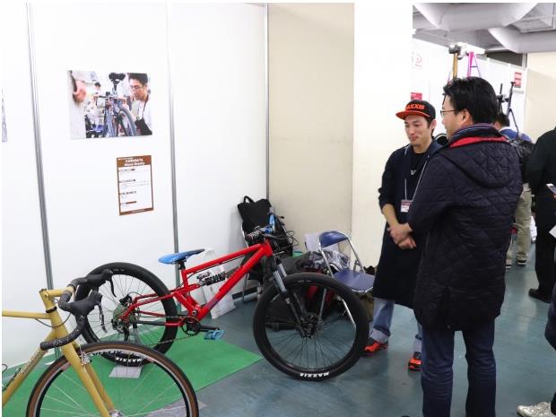 일본유학_도쿄사이클디자인전문학교_핸드메이드 바이스클전 참가 (9).JPG