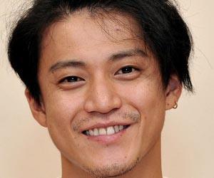 오구리 슌 긴급귀국.JPG