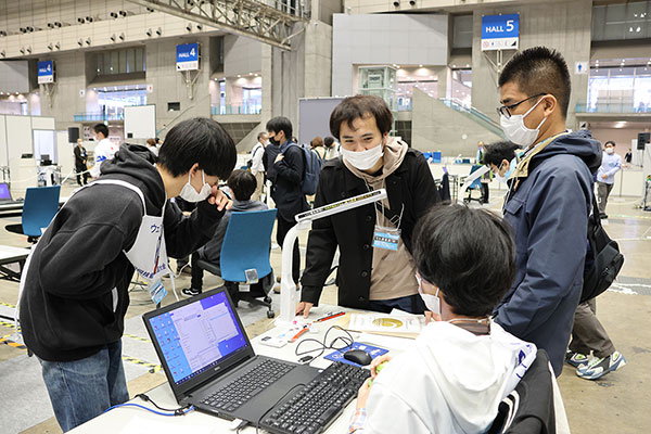 일본전자전문학교 기술올림픽대회에서 수상 4.jpg