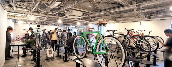 도쿄사이클디자인전문학교 졸업생 자전거빌더 1.jpg
