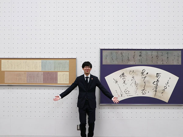 일본 다이토분카대학 문학부 서도학과 졸업제작전 12.jpg