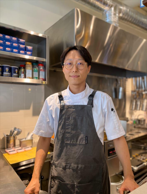 핫토리영양전문학교 졸업생 요쇼쿠야 리나 김성원 셰프 2.jpg