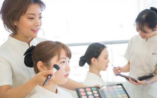 일본 헐리우드미용전문학교 패션뷰티코스 신설 6.jpg