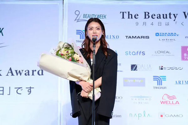 헐리우드미용전문학교 미용대회에서의 성과 3.jpg