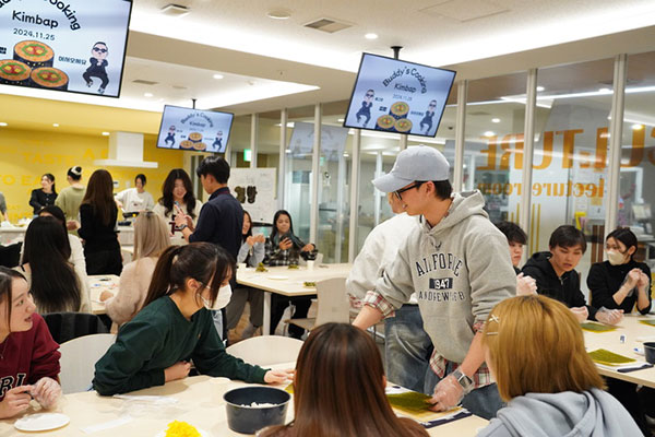 오비린대학 한국인 학생 김밥 만들기 6.jpg