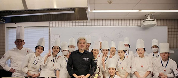 무라카와학원 야마노테조리제과전문학교 파티시에 교장 취임 3.jpg