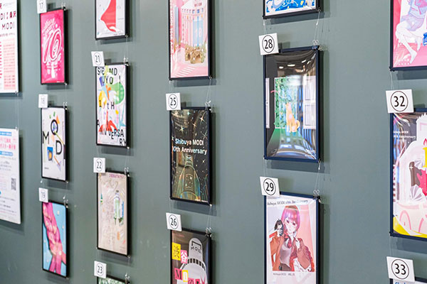 쿠와사와디자인연구소 시부야 MODI 포스터 전시 참여 5.jpg