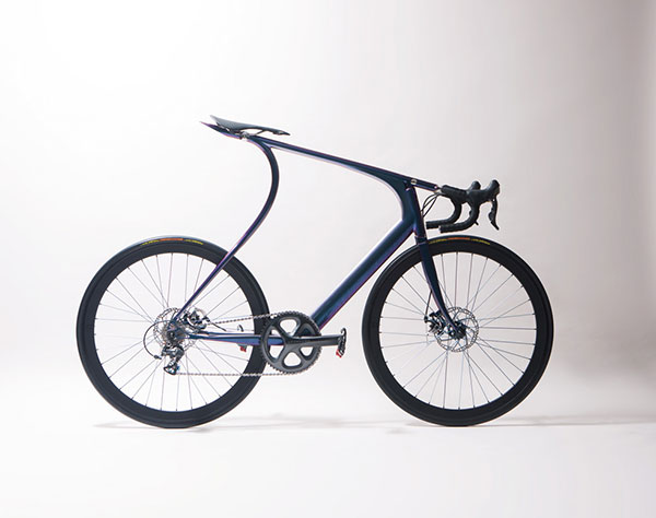 도쿄사이클디자인전문학교 학생작품 2 Aero-Road-Bike.jpg