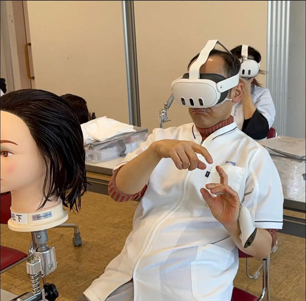 헐리우드미용전문학교 VR 실기 수업 7.jpg